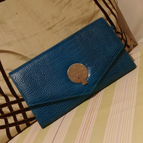 Smythson Handbags - Smythson PETROL BLUE travel clutch